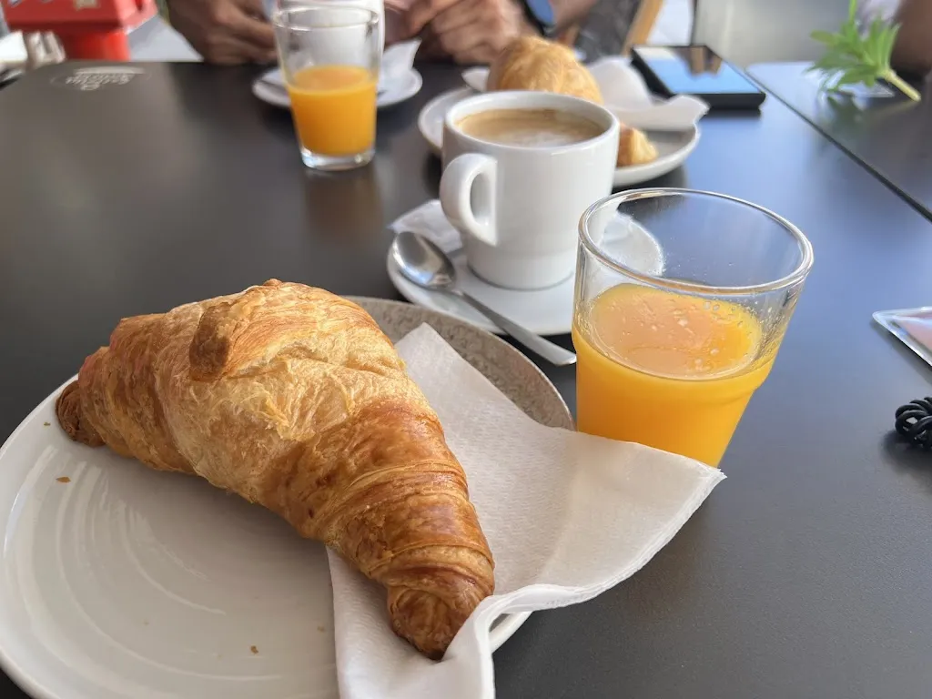 Jensi George_Cafè des Teix_Santa Ponsa_review