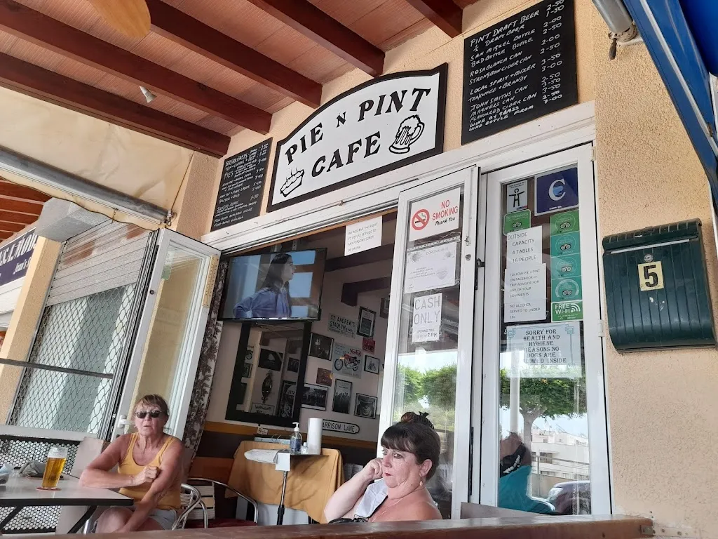 Carol Bignell_Pie N Pint_Santa Ponsa_recensione