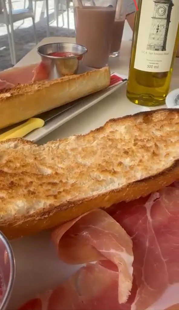 Ramón Carrasco_Cafeteria La Chulilla_Arquillos_review