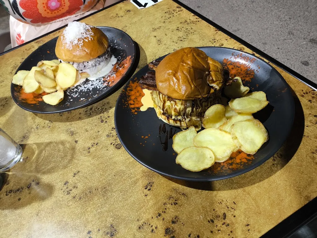 A. Medina_Nameless Pizzería & Burger_Arquillos_review