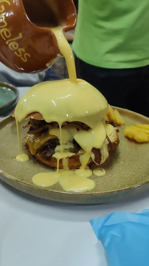 Nameless Pizzería & Burger_Arquillos_slider_image_2