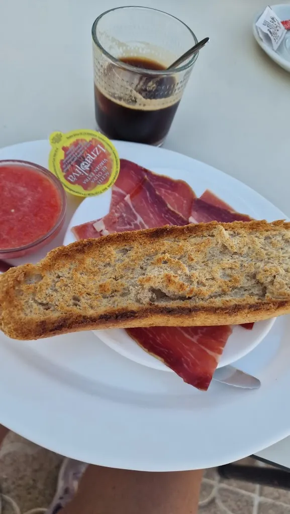 Mari Carmen Quintero _Churreria - Cafetería de Paso_Arroyo del Ojanco_review