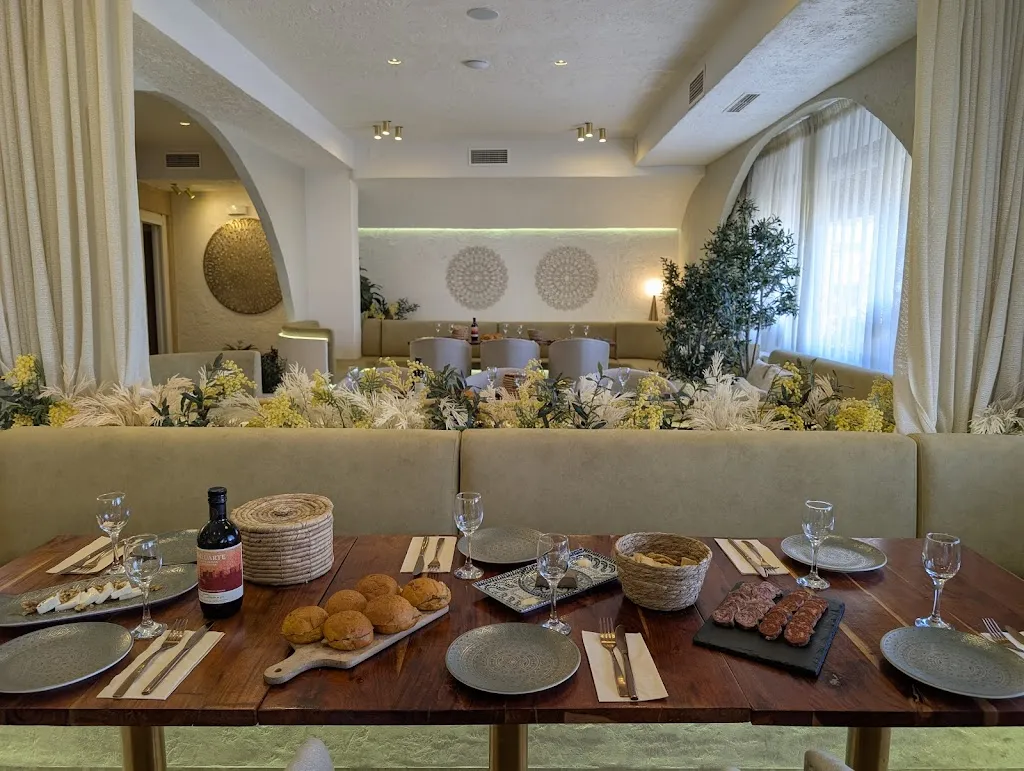 Bury Restaurante Baños de la Encina_Baños de la Encina_slider_image_1