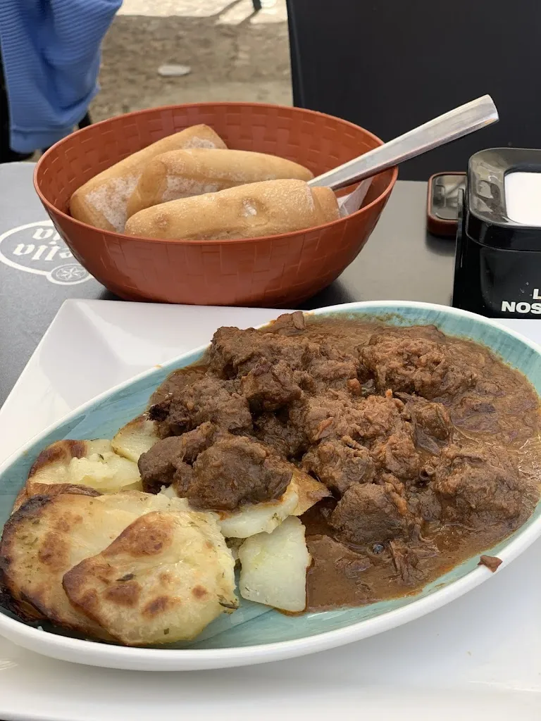 Raquel Caballero Torices_Taberna El Rincón_Baños de la Encina_review