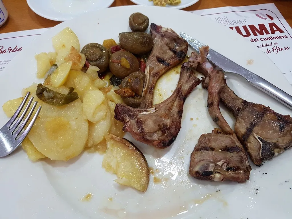 Catherine Tyler_Hotel-Restaurante 