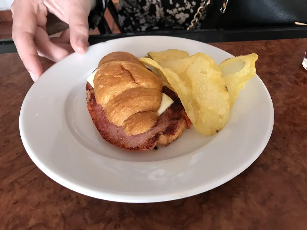 Alba Polo Hervás_El Hogar Del Jubilado_Baños de la Encina_review