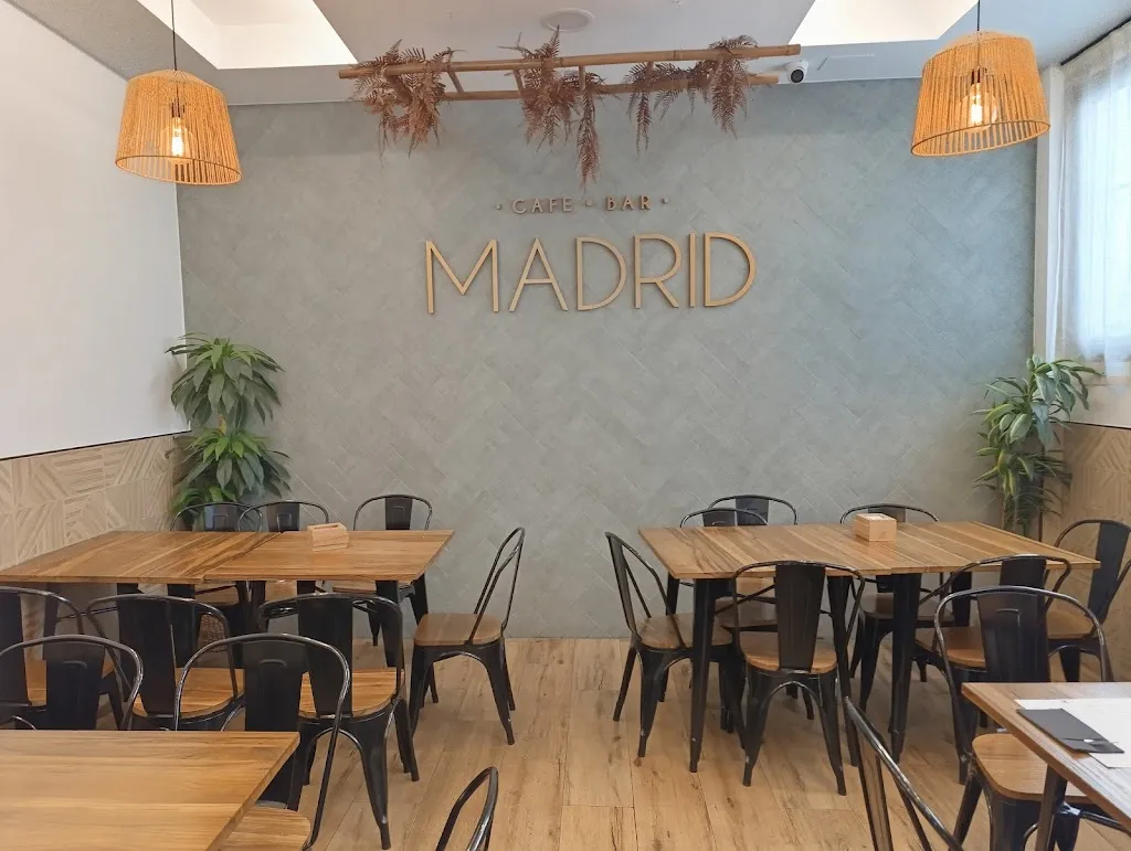 Cafe Bar Madrid restaurant in Alcalá la Real