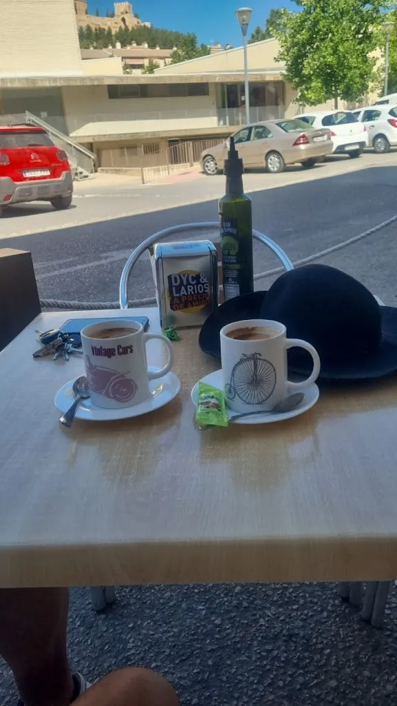 Emily-Jane Melton_Bar Sin Nombre_Alcalá la Real_recensione