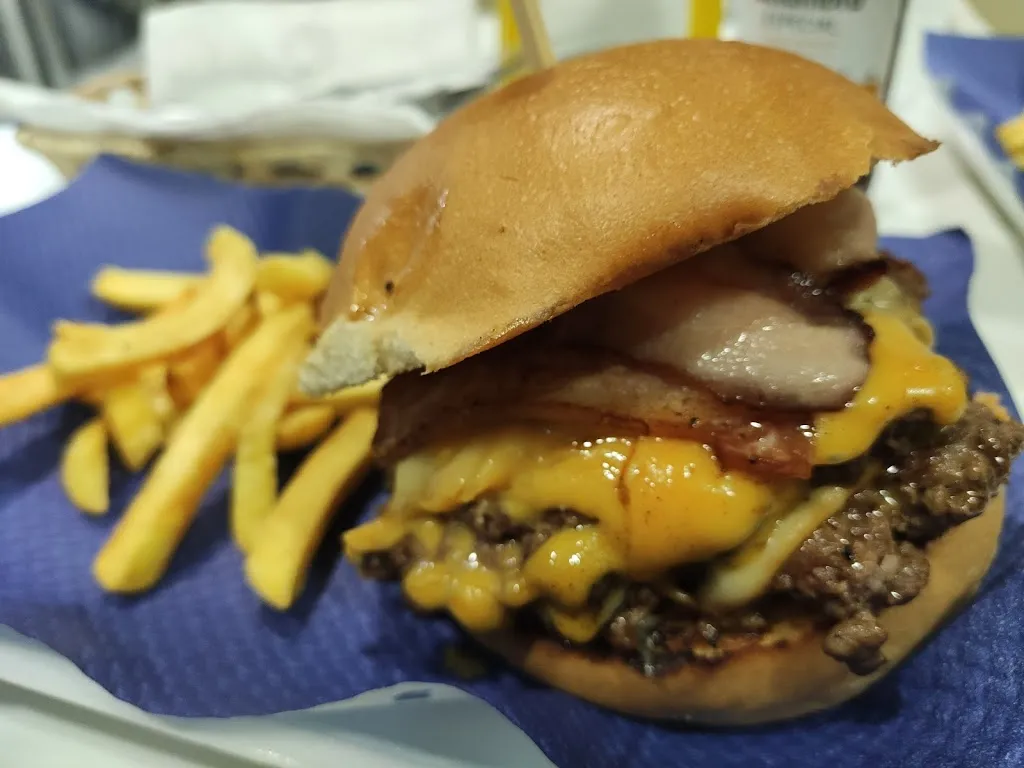 Domingo P._Hamburguesería El Rodeo_Alcalá la Real_review