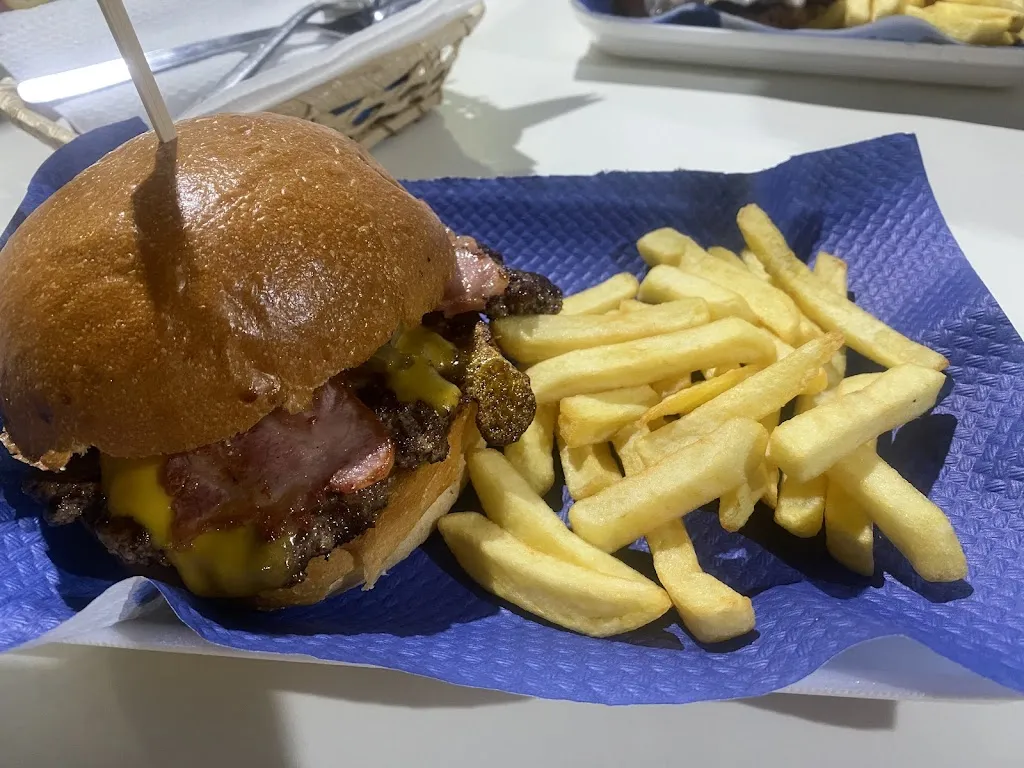 Hamburguesería El Rodeo_Alcalá la Real_slider_image_3