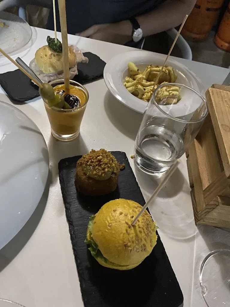 Martyna Majewska_Canela en Rama Baeza_Baeza_review