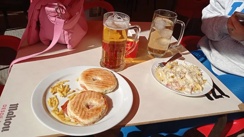 Adela Durillo Fernández_Bar Terron de Azucar_Bailén_review