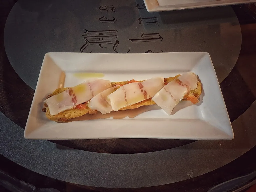 man Go_Mesón Sebastián_Bailén_review