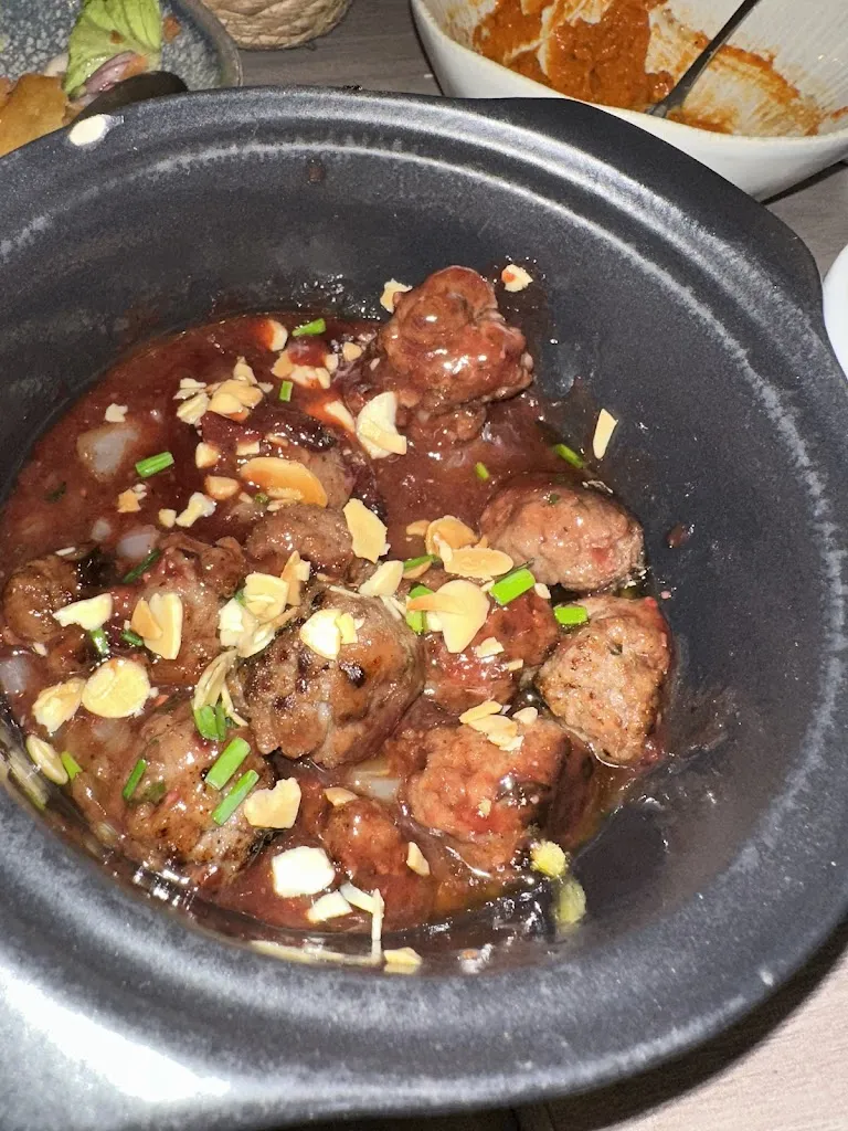 Noor Idriss_Sol de Beirut Palacio Madrid_Bailén_review