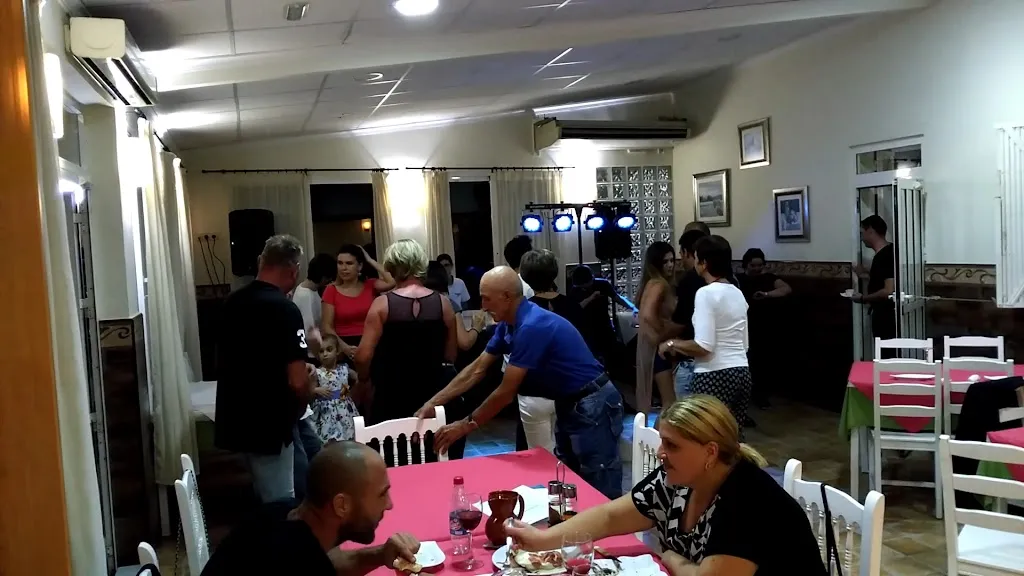 Meroil Service Station & Restaurante Nonduermas y Bar_Catral_slider_image_2