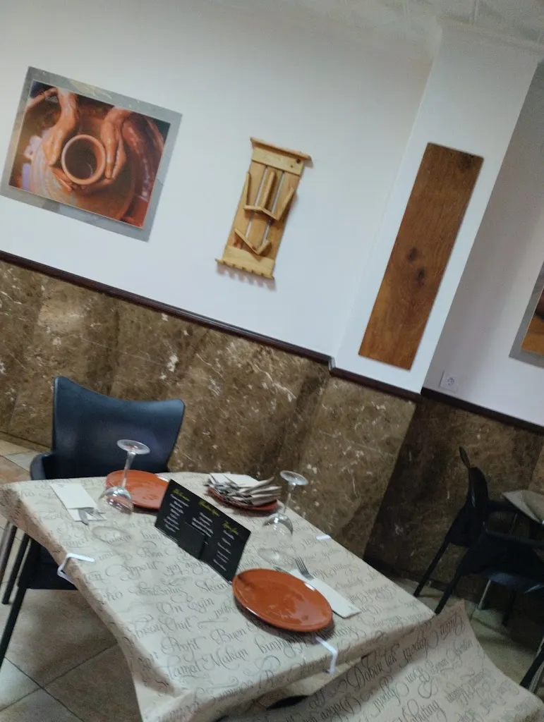 minirocky2007@gmail.com Reina_Hostal Restaurante Alcántara_Bailén_review