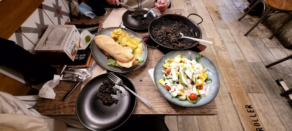 Fan L_Tres Cerditos_Bailén_review