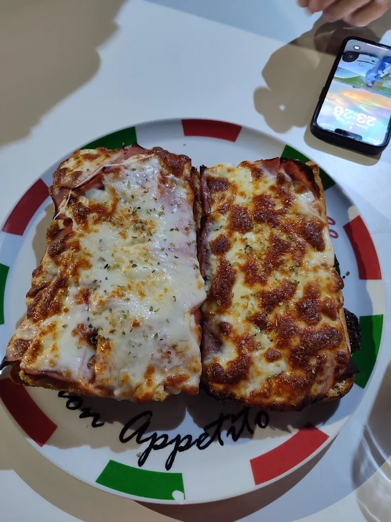 isabel maria martinez jimenez_La Piccola Pizzería_Bailén_review