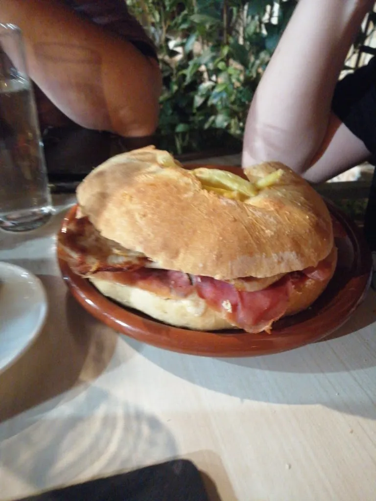 Alex Deh_Mesón Siglo XXI_Bélmez de la Moraleda_review