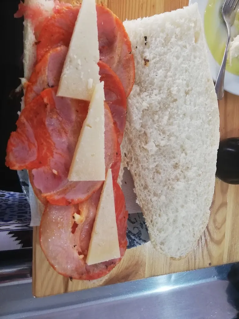 Raúl Craviotto villegas_Cafe Bar Manolo_Cabra del Santo Cristo_recensione