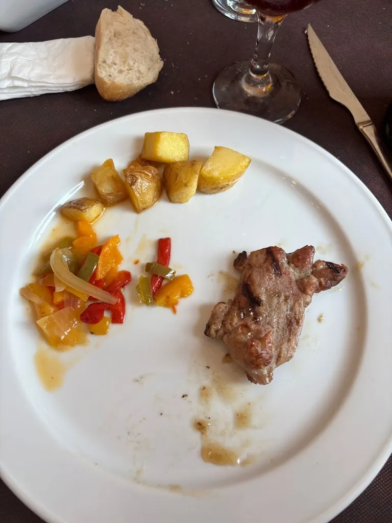 sara vicent lozoya_Nou Trinquet_Castalla_review