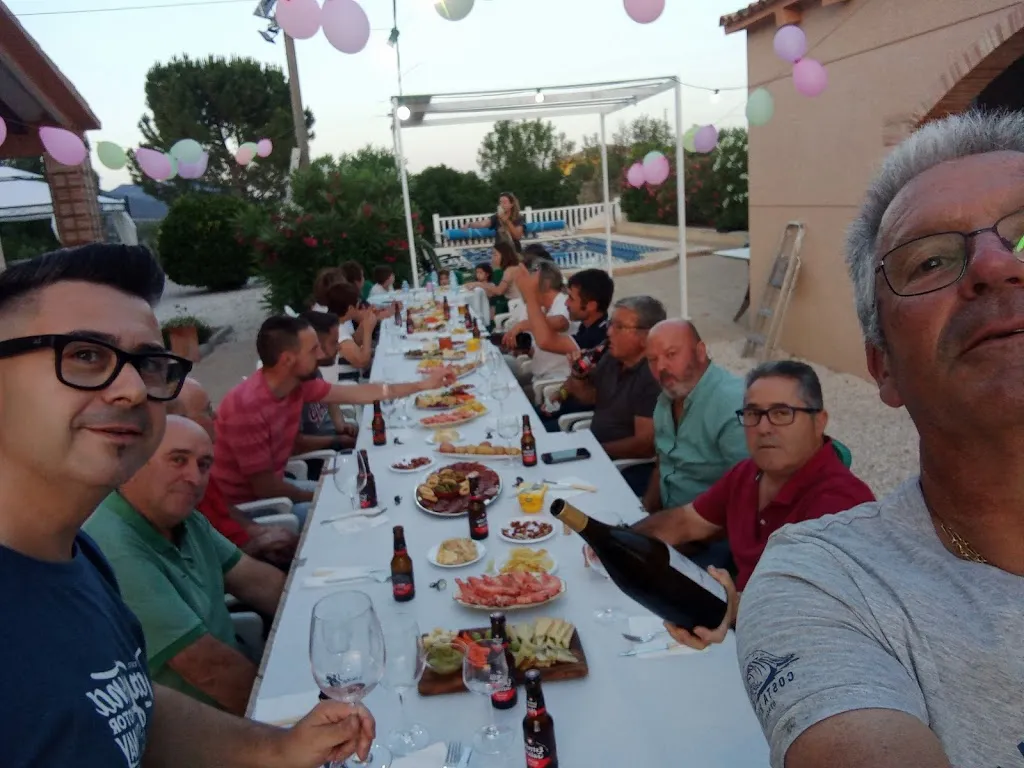 Philippe Devaux_Rostidoria Izaskun_Castalla_review