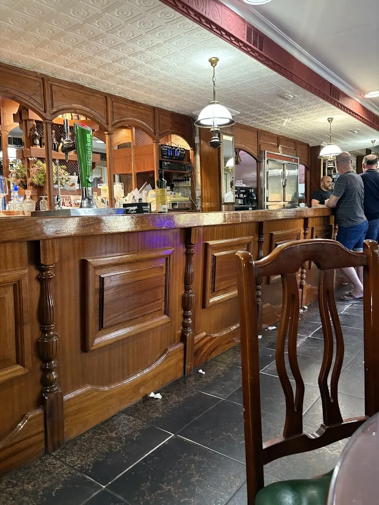 Hostal Restaurante Los Campanicas restaurant in Canena