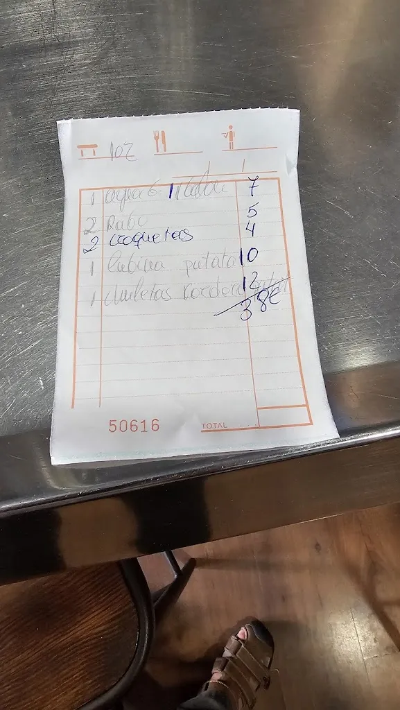 Virgilijus Butkus_Bar Central_Castalla_review