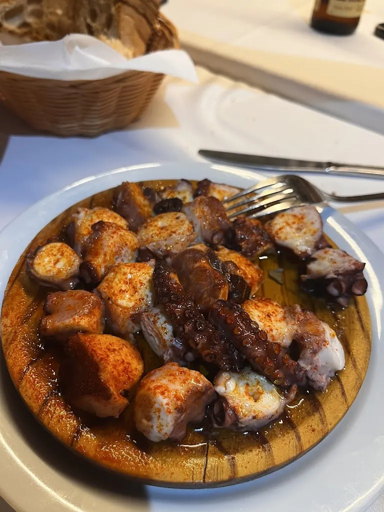 Isabel Garzon_Mesón Morris_Betanzos_review