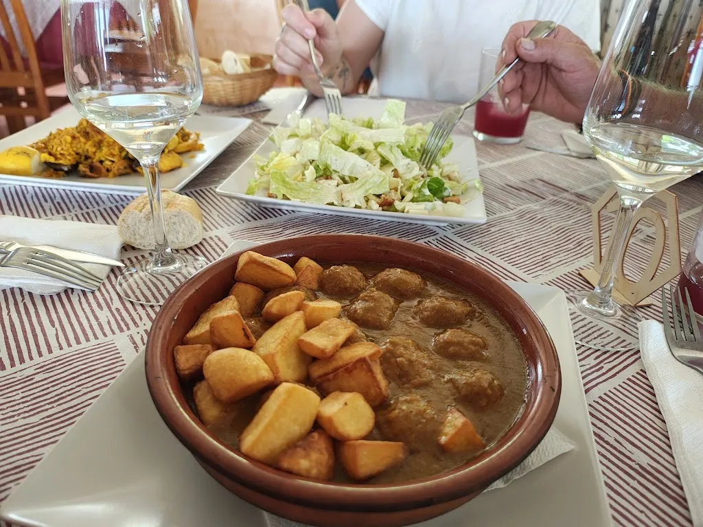 Abraham Galdón López_El Balcón de los Llanos_Chiclana de Segura_review