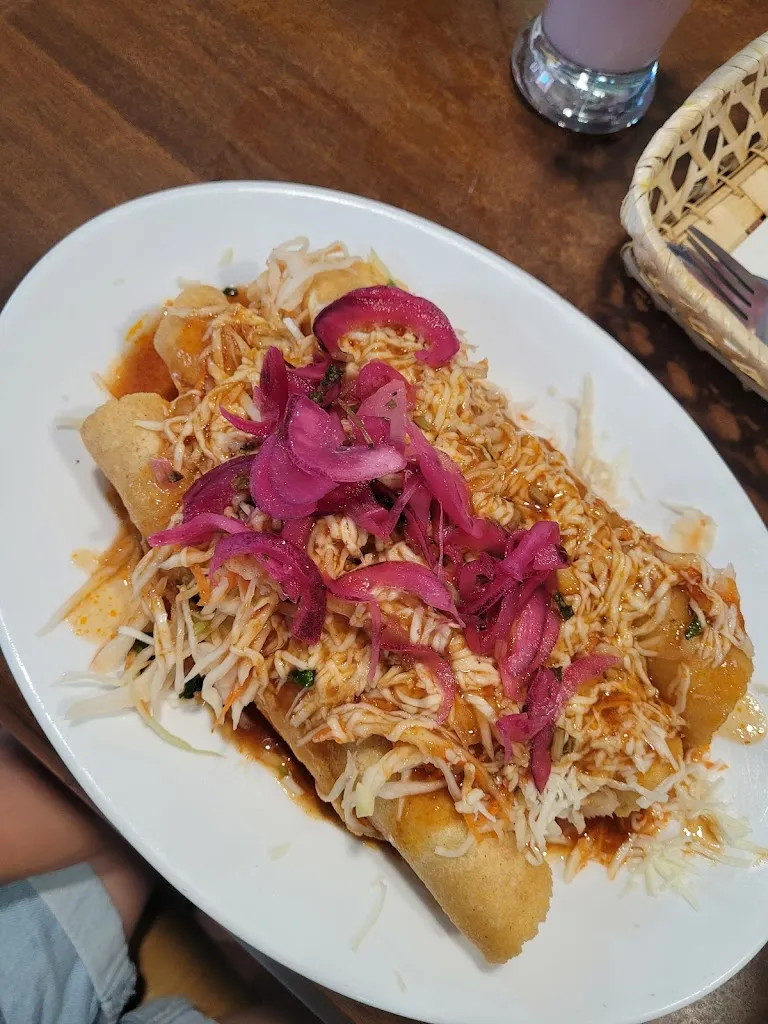 Leli Lagos Martinez_BAR CAFETERÍA ECUAHONDURAS_Escañuela_review