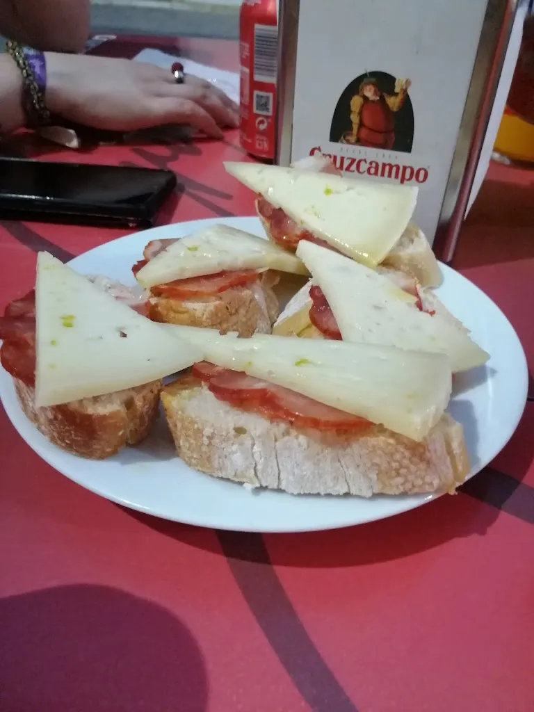 Menu_Café & Bar 4 Esquinas_Fuerte del Rey_image_9