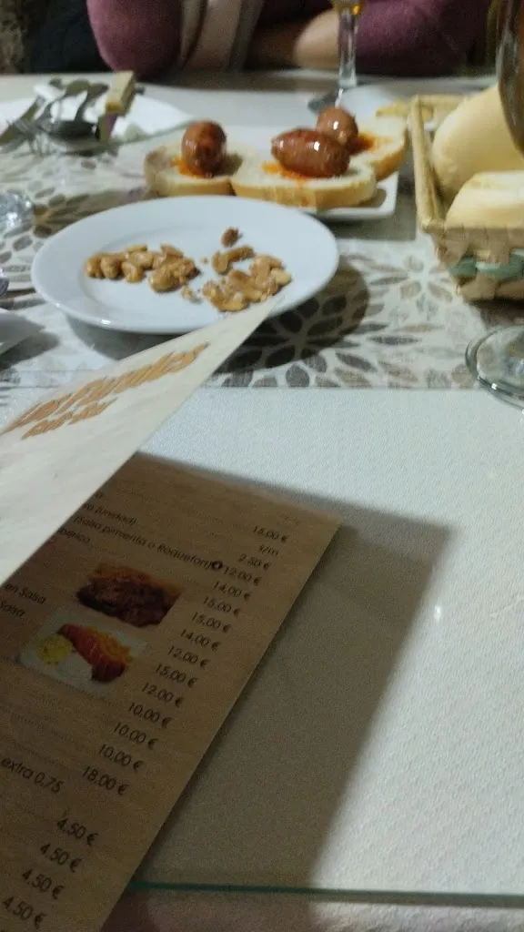 Menu_Café Bar Los Faroles_Carolina La_image_1