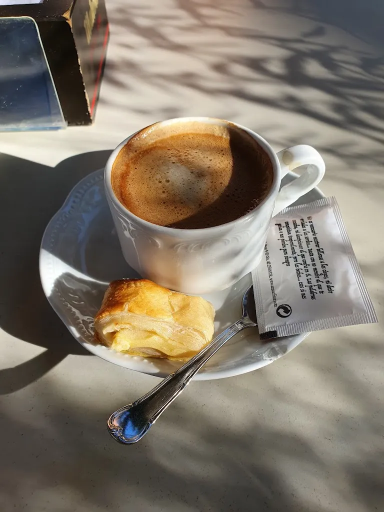 Laura C.a_Café bar Ibiza_Castillo de Locubín_review