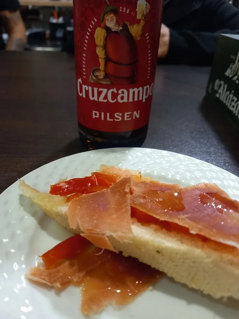 Mercedes Moreno_Café-bar Plaza San Pedro_Guardia de Jaén La_review