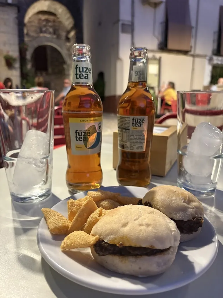 Laura S.P._Café - Bar El Arco_Iznatoraf_recensione