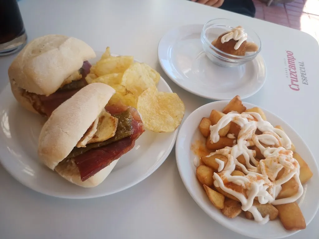 Gonzalo_Bar 4 Caminos_Jabalquinto_review