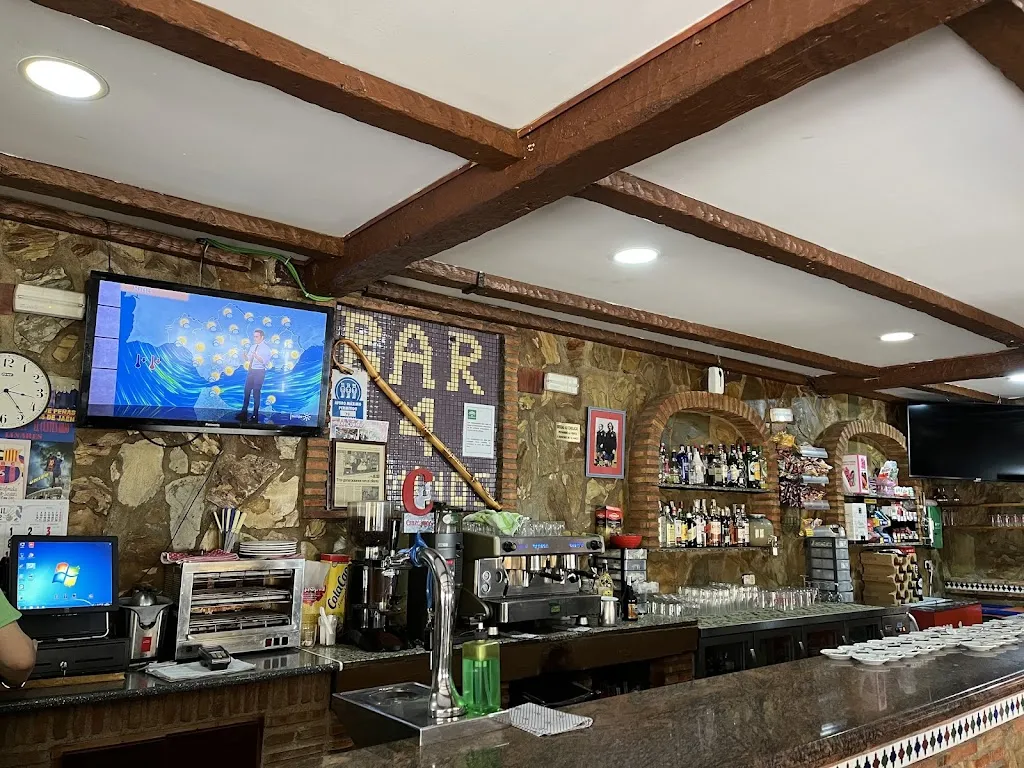 Bar 4 Caminos restaurant in Jabalquinto