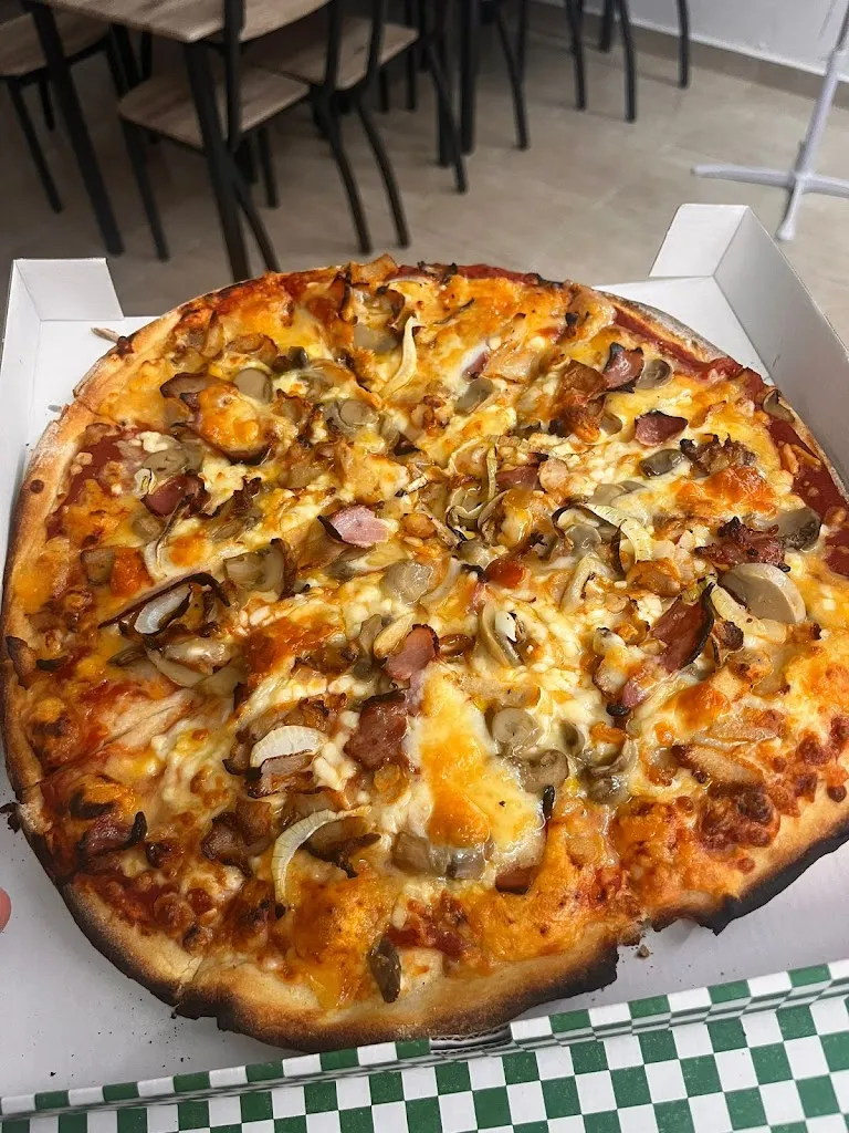 Arturo Villar Galán_El Peñonero Pizzeria-Bocateria_Lahiguera_recensione