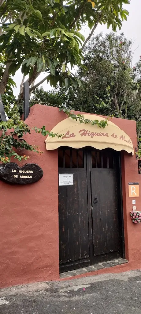 Julia Sunshine_La Higuera de Abuela_Lahiguera_review