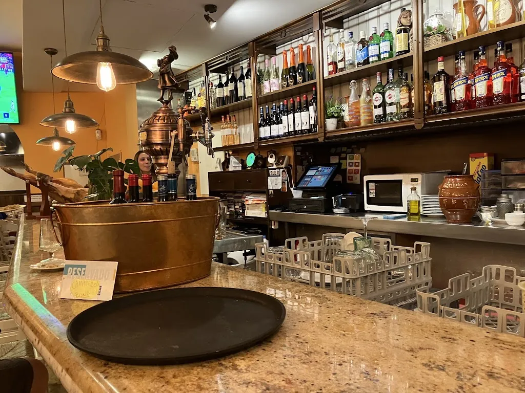 Miroslava S_la loperana_Lopera_review