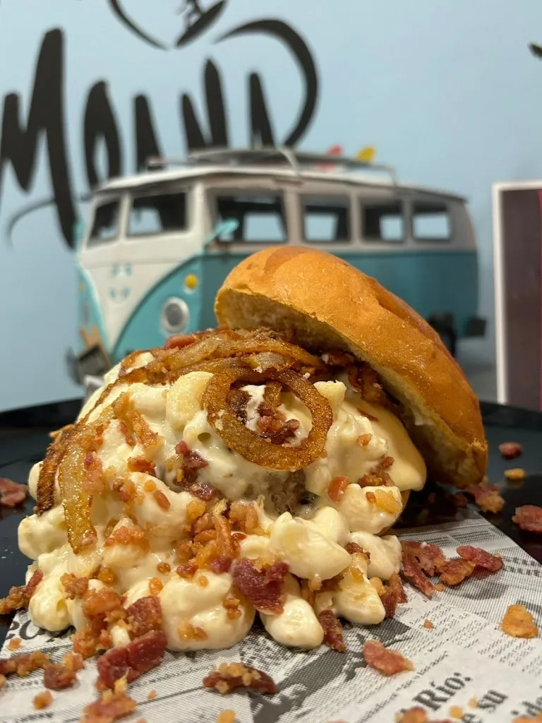 Moana Burgers & Cocktails Betanzos_Betanzos_slider_image_2