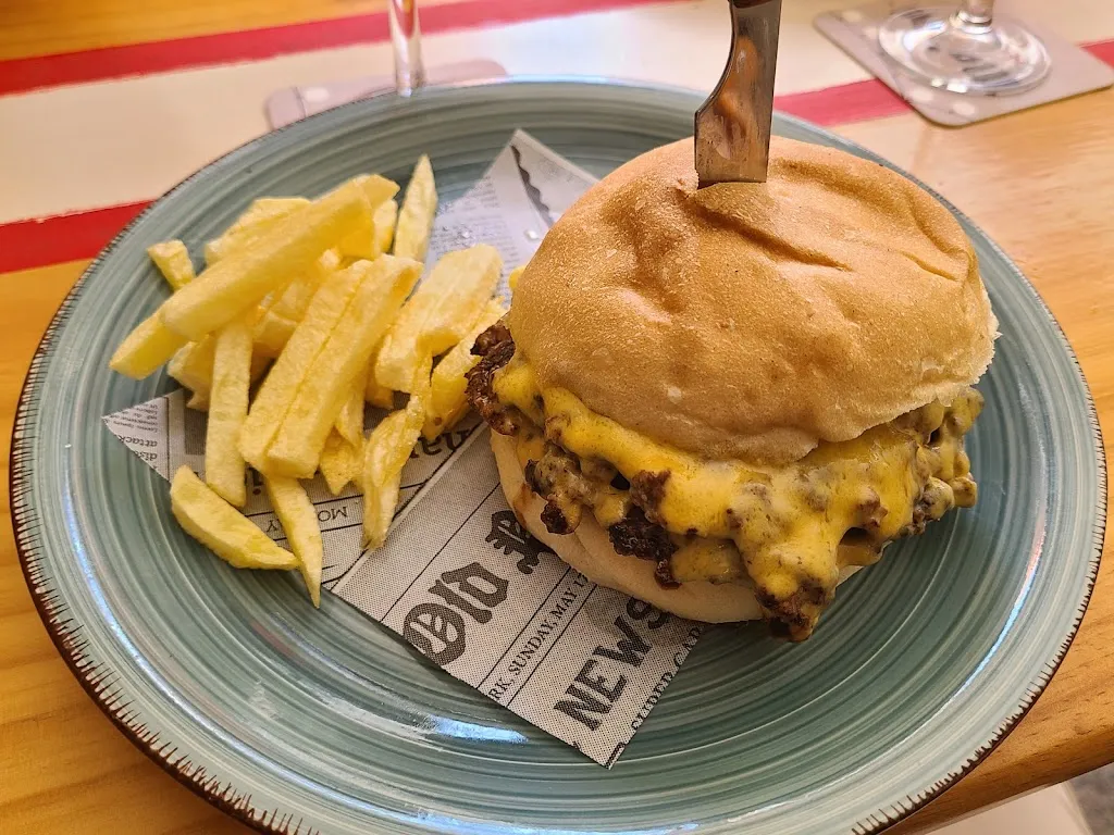 Moana Burgers & Cocktails Betanzos_Betanzos_slider_image_3