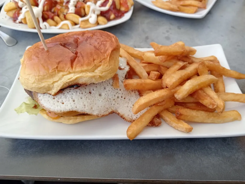 Dragomir Angeloff_Cafetería-Bar J&R Las Palomas_Marmolejo_review