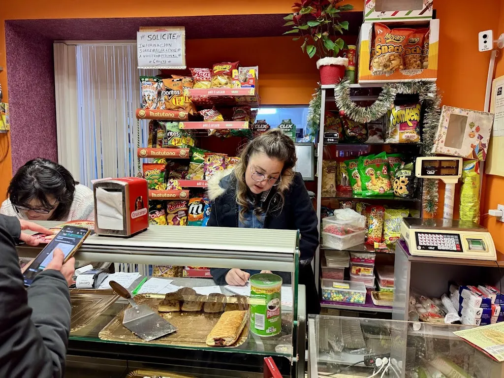 Pizzería "EL CAPRICHO" restaurant in Marmolejo