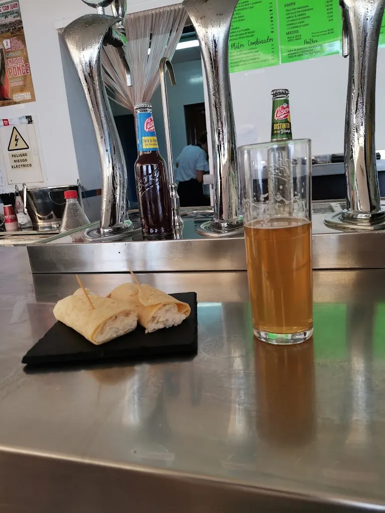 Bar Restaurante Piscina Municipal restaurant in Navas de San Juan