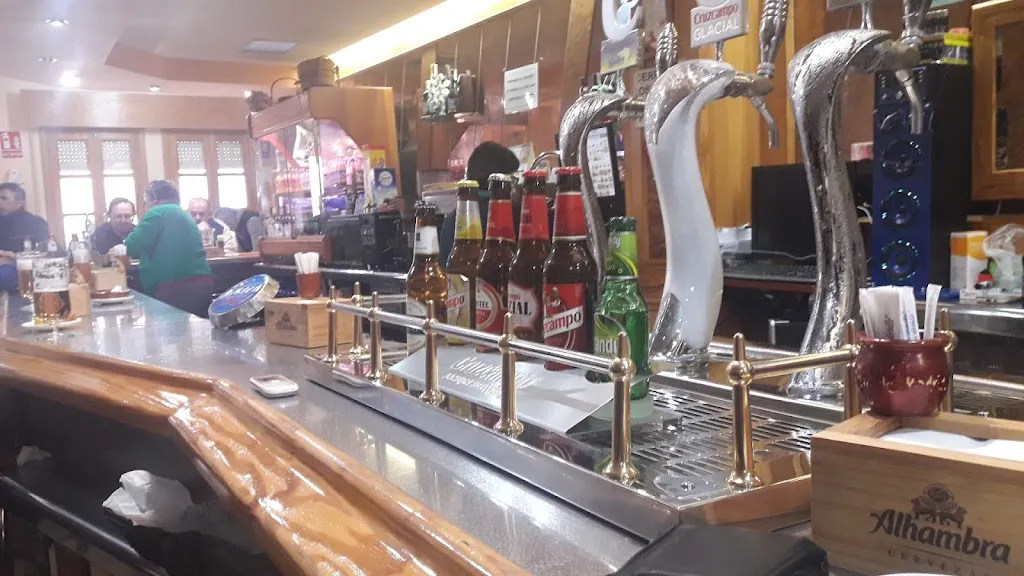 Jose Julian Anaya Torres_Ooooo_Navas de San Juan_review