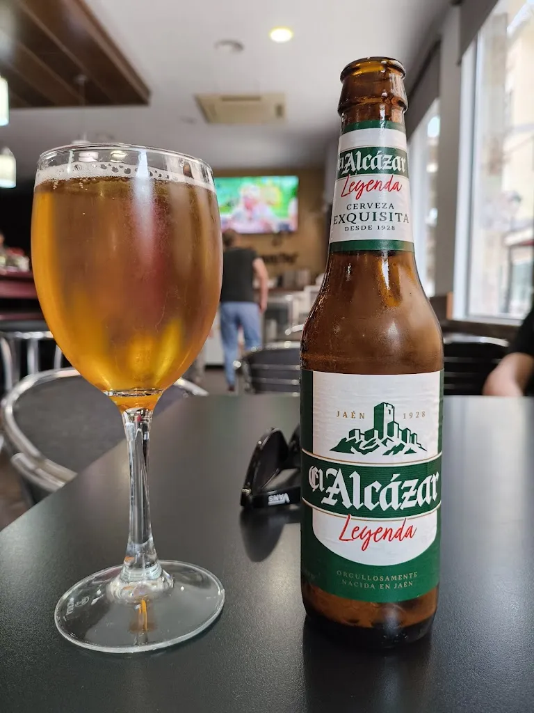 Jorge Lopes_Francis Café Bar_Mengibar_review