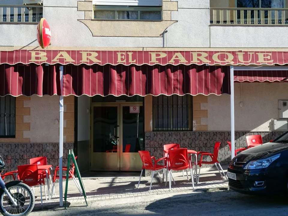 Café-Bar El Parque restaurant in Mengibar