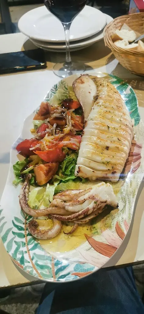 Bar zapa restaurant in Mengibar